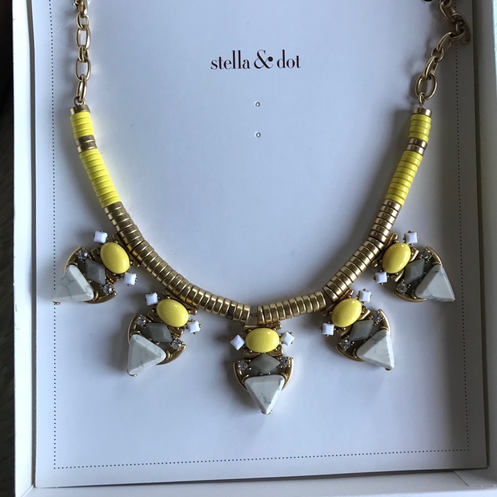 Stella & Dot Pavilion Necklace
